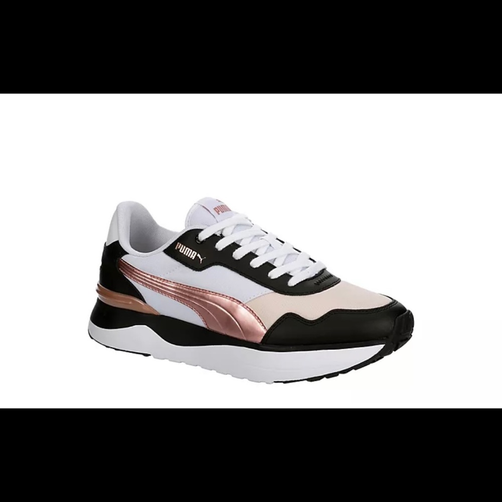 Puma Sneakers